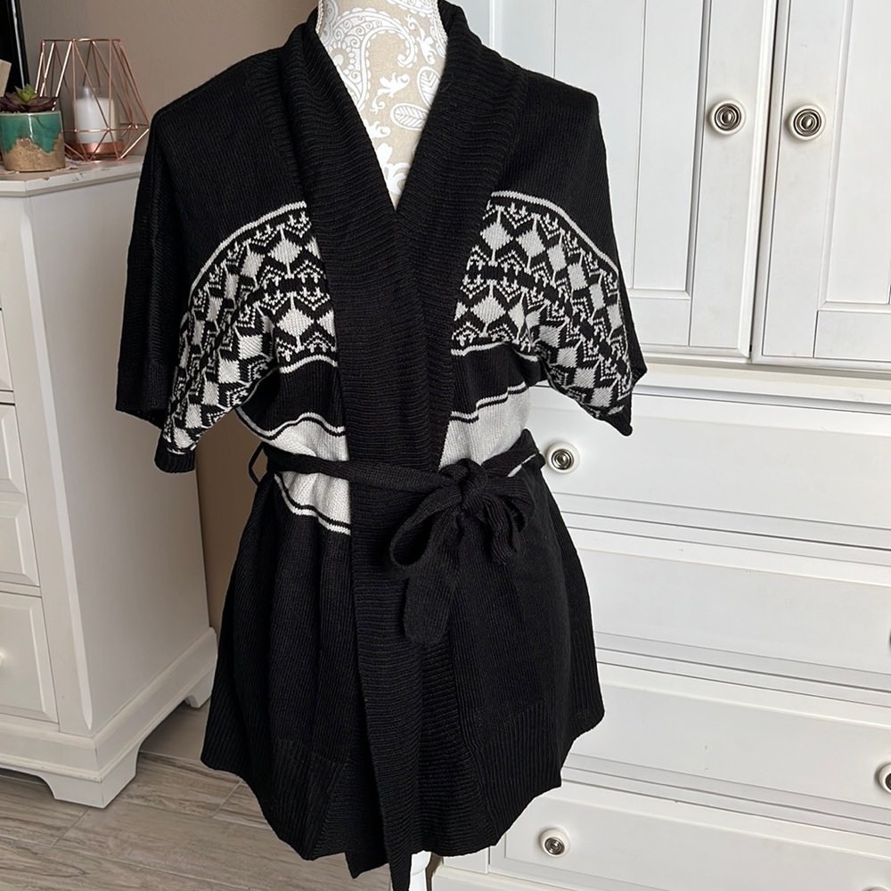 • New Directions pattern block waist tie sweater, L •